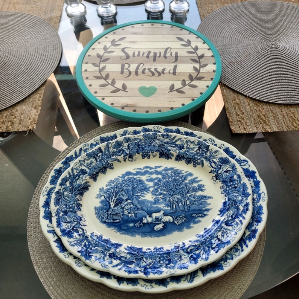 Booths Serving platters